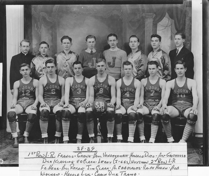 1938-39 Delphos St. John's Team Picture